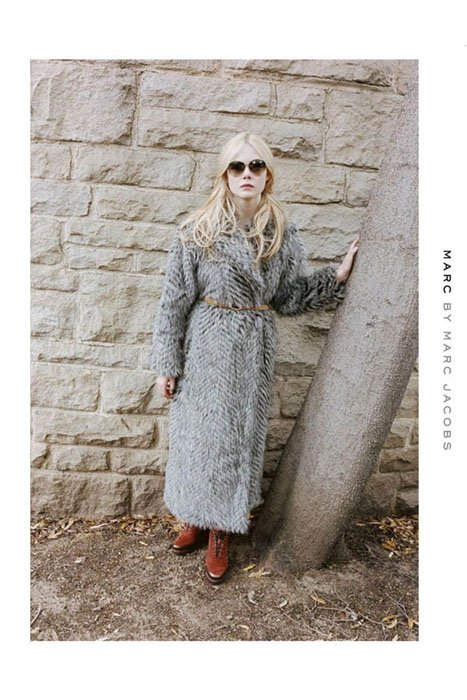 Más imágenes de Elle Fanning en la campaña de Marc by Marc Jacobs