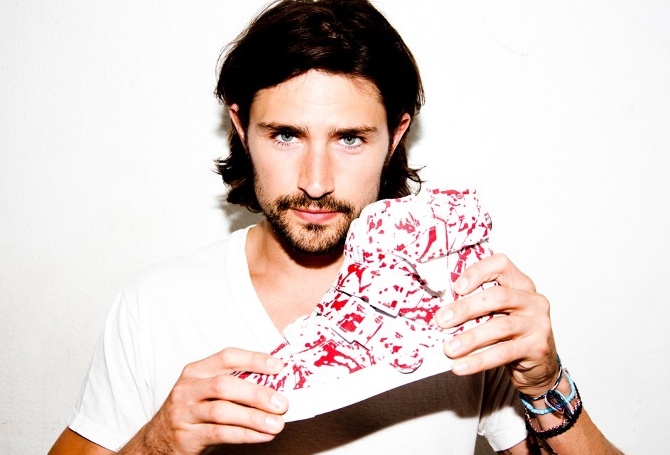 Las deportivas ensangrentadas