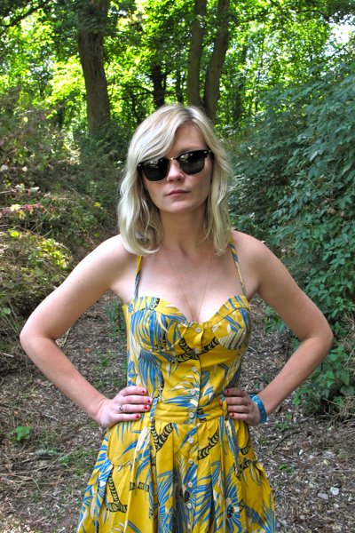 Kirsten Dunst, muy tropical gracias a Opening Ceremony