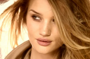 Making of de la campaña de Burberry con Rosie Huntington-Whiteley