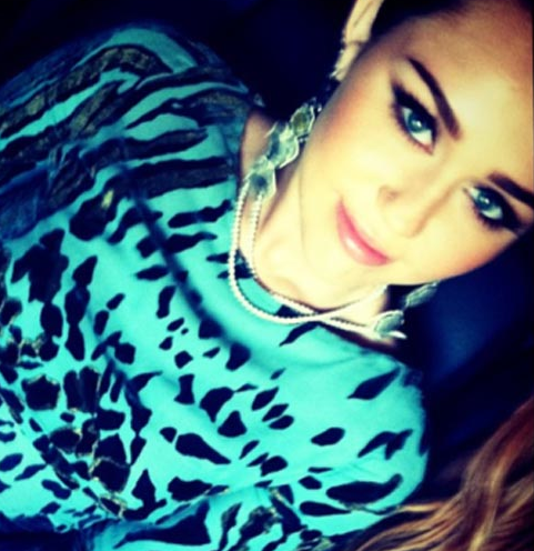 Consigue el maquillaje de ojos que Miley Cyrus llevó a los VMA