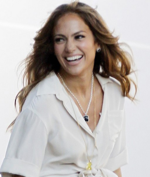 Jennifer Lopez imagen de la línea de protección solar de L'Oreal Paris