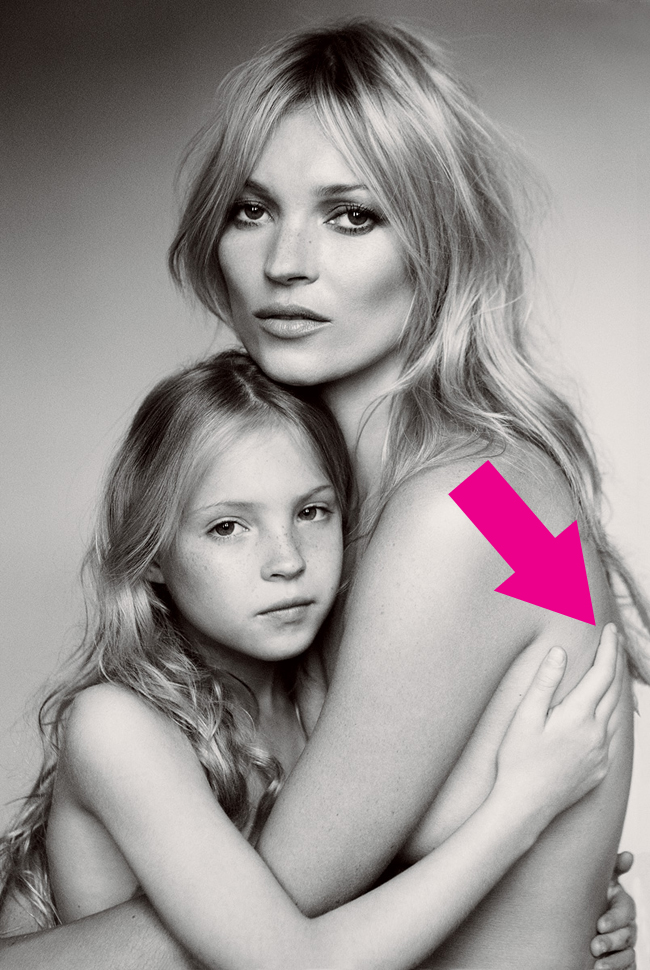 Ooopsss fallo de Photoshop ¿dónde están los dedos de la hija de Kate Moss?