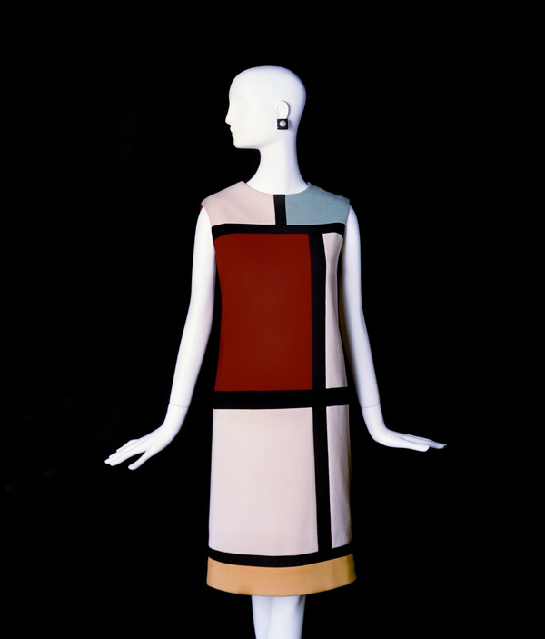 Primera expo de Yves Saint Laurent en España