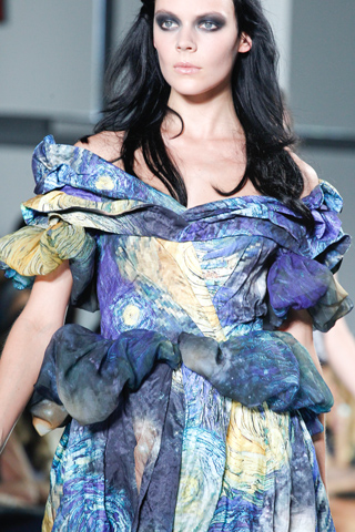 Rodarte: La Bella Durmiente en la Noche Estrellada