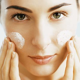 Para cuidar tu rostro, qué productos prefieres: marcas de lujo, parafarmacia o marcas blancas
