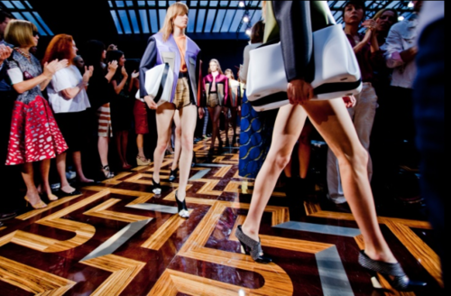 Los bancos de Balenciaga