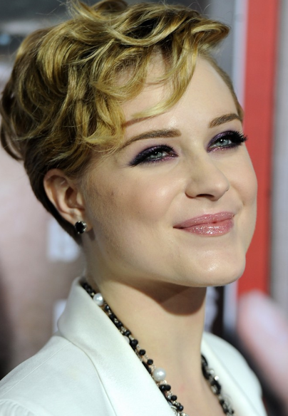 Evan Rachel Wood nos demuestra lo versátil que puede ser un pelo corto