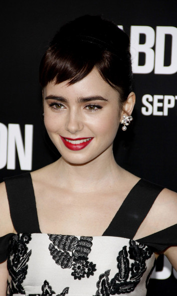 Lily Collins a lo Audrey