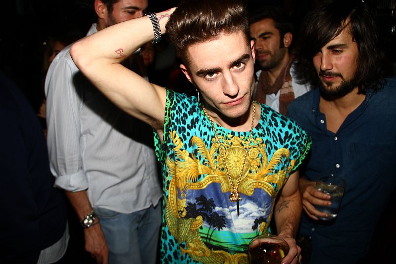 Algunos blogueros ya llevan la colección Versace para H&M