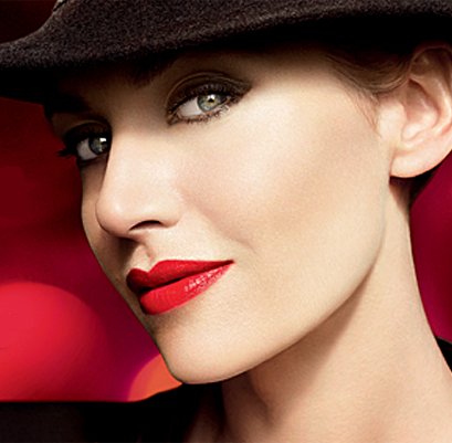 Kate Winslet, ¿qué te han hecho en la cara en la última publicidad de Lancôme?