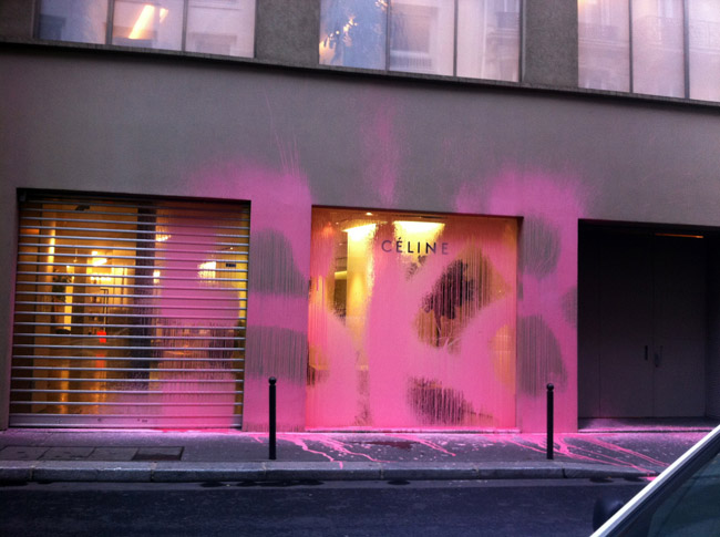 ¡La tienda Céline de Paris entera grafiteada!