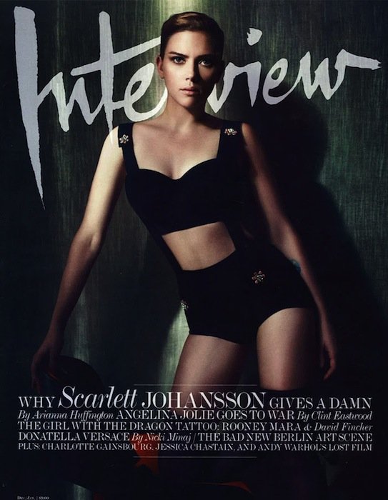 Scarlett Johansson se suma a la moda del fetichismo en la portada de Interview