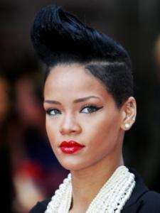 Rihanna se quiere rapar al 0