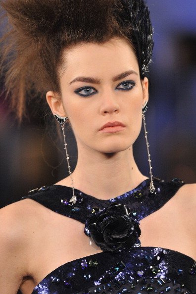 Ojos muy marcados en el desfile de Chanel