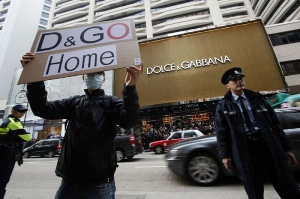 Dolce & Gabbana pide disculpas por los problemas en la tienda en Hong Kong