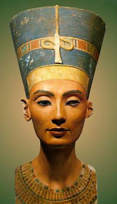 El caso de la mujer que se quería parecer a Nefertiti