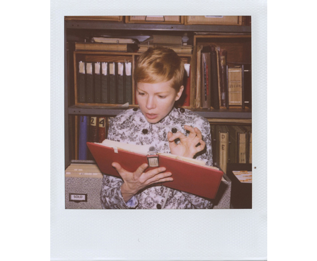 Michelle Williams en la publicidad de Band of Outsiders está clavada a Mia Farrow