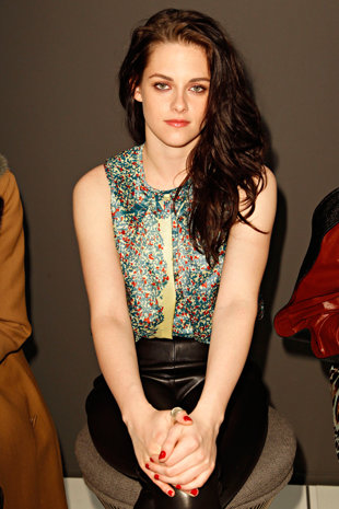 Kristen Stewart en la primera fila del desfile de Balenciaga