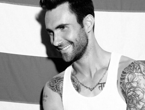 Adam Levine, cantante de Maroon 5, lanzará una fragancia para ellas y otra para ellos