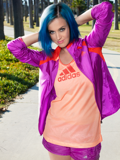 ¿Os parece muy retocada Katy Perry en la publicidad de Adidas?