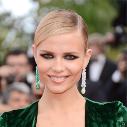 Natasha Poly, se te ha ido la mano (y mucho) con las sombras negras