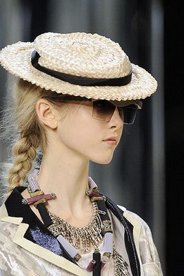 Este verano, el sombrero estilo canotier se adueña de nuestras cabezas