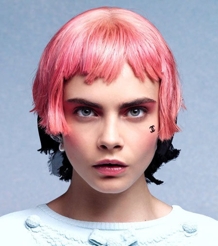 ¡Queremos que se vendan las pecas vistas en el desfile de la colección crucero de Chanel!