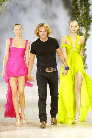 Flipa: El diseñador de Pucci viaja todos los días de París a Florencia