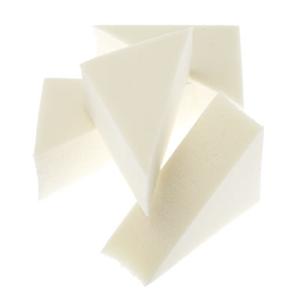 Reutiliza tus esponjas de maquillaje y conviértelas en instrumentos para el nail-art