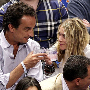 ¡Qué viva el amor! Mary-Kate Olsen y Olivier Sarkozy brindan por su relación