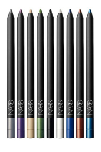 Tres lápices de ojos de larga duración que te aguantarán puestos todo y más