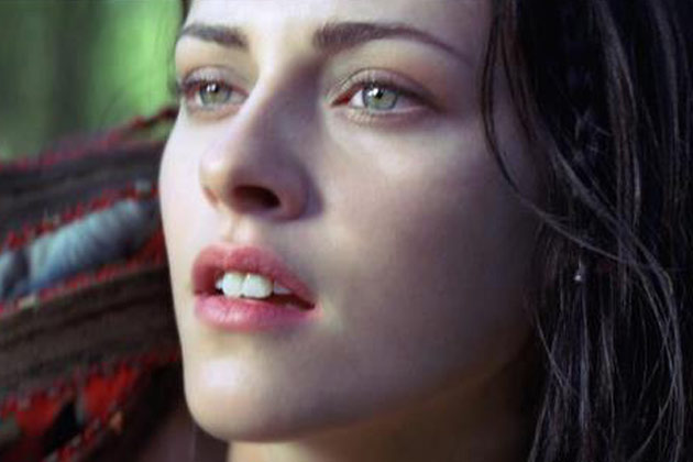 Hoy se estrena Blancanieves y la Leyenda del Cazador ¡consigue el maquillaje de Kristen en la película!