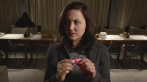 VÍDEO: La indecisión de las mujeres cuando toca elegir color de uñas