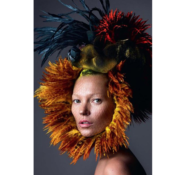 Kate Moss se convierte en un girasol para Love Magazine