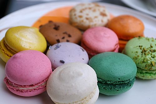 Lo último que nos llega de Asia: una mascarilla de macarons