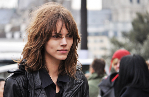Freja Beha Erichsen no pisa la peluquería