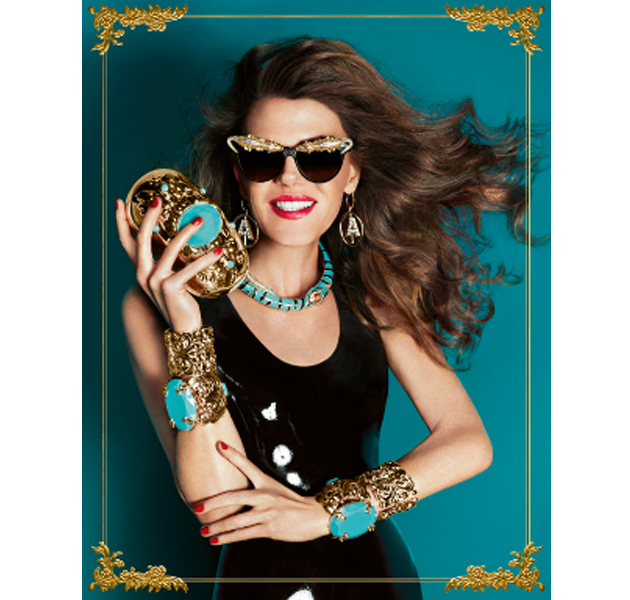 El 4 de octubre, se pone a la venta la colección de Anna Dello Russo para H&M 