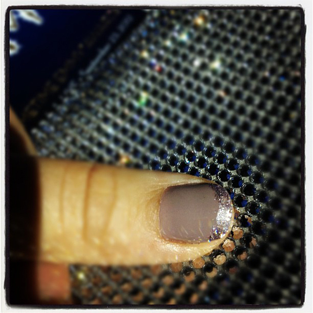 Sarah Hyland, de Modern Family, y su manicura para los Emmys 2012 