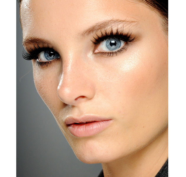 Sexy look ahumado en Gucci Primavera 2013 