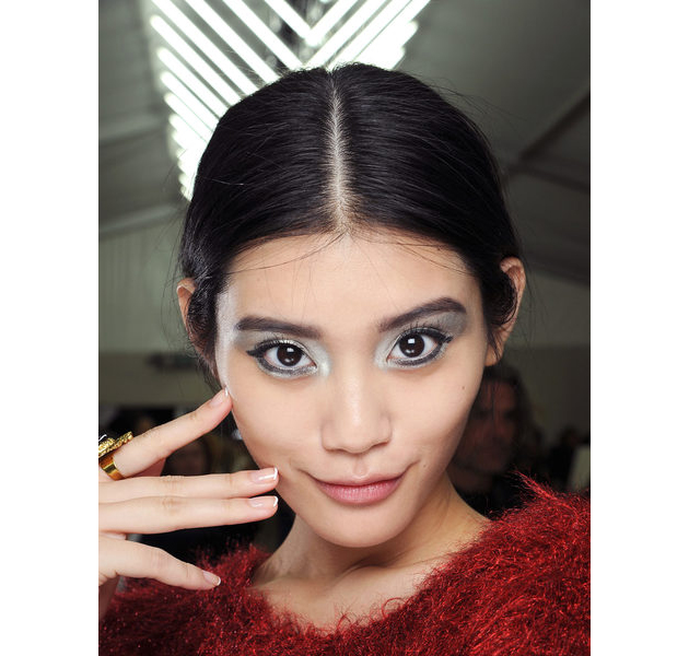 Chanel vuelve a poner sobre la pasarela la manicura francesa 