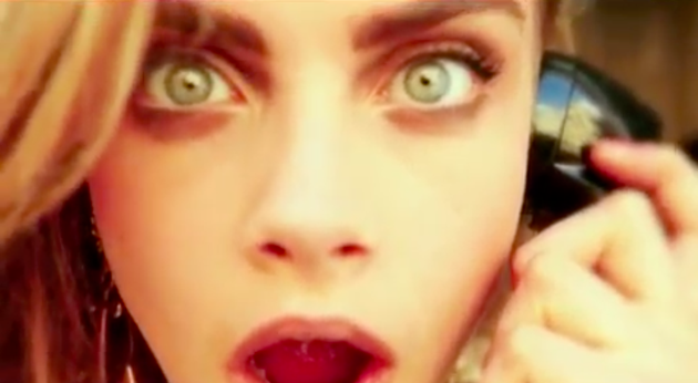 Cara Delevingne a gritos con DSquared2 