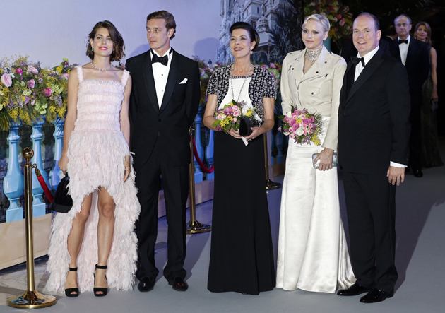 Carolina de Mónaco abuela primeriza, el precioso vestido de Carlota y más en el Baile de la Rosa 2013 
