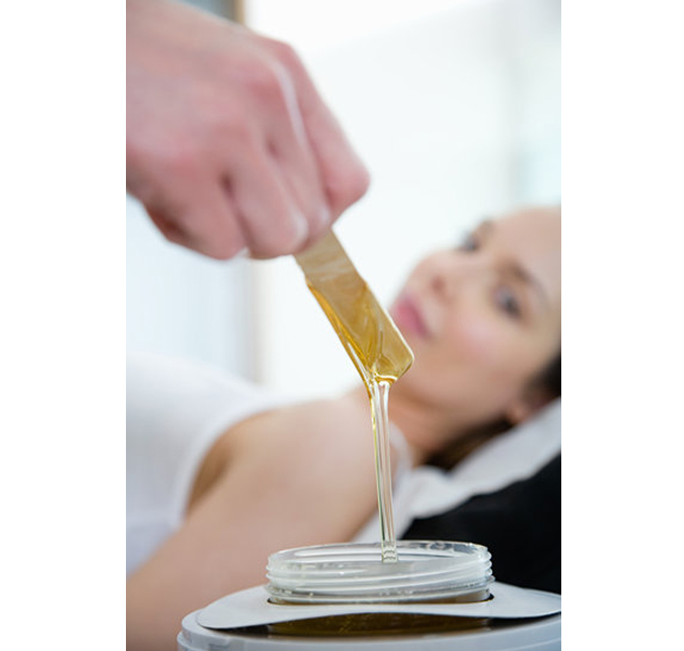 Truco de belleza: Exfolia la piel antes de depilarte  