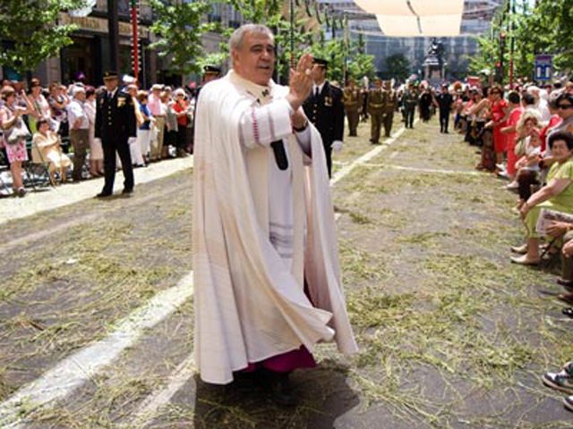 El arzobispo de Granada cree que el divorcio y el aborto provocan violencia machista