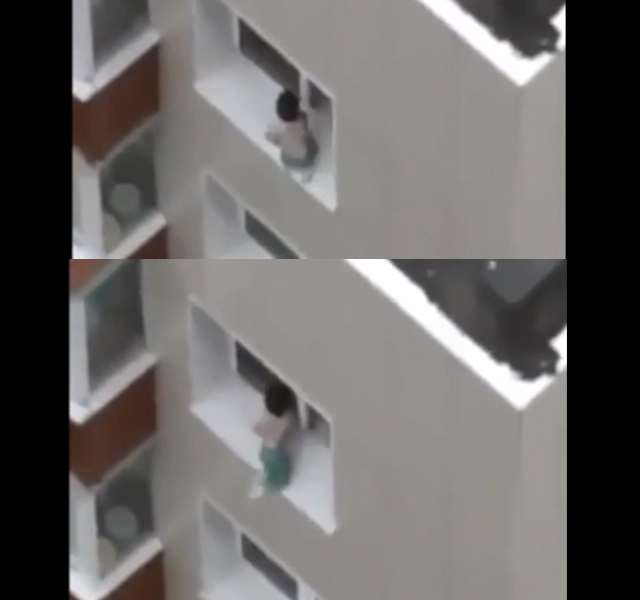 Un bebé gatea por la ventana de un octavo piso