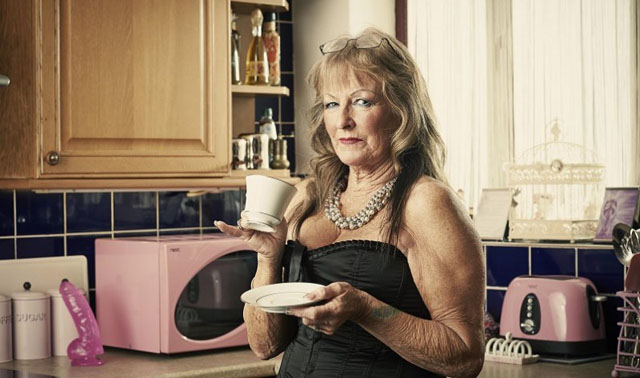 Mi abuelita la escort