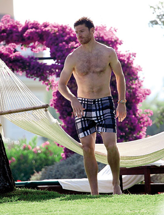 Los pectorales de Xabi Alonso