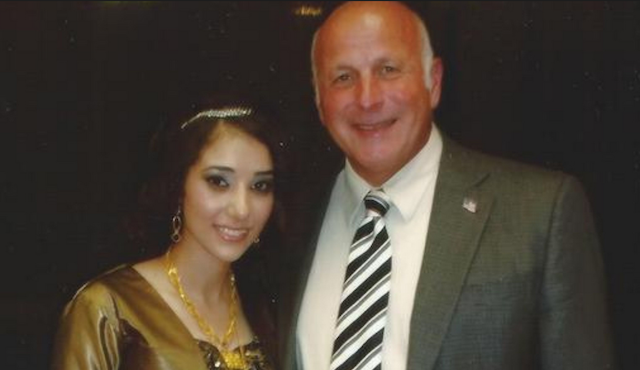 El policía que la resucitó va a su boda 20 años más tarde