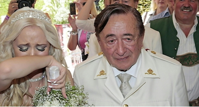 bioda lugner y modelo topless